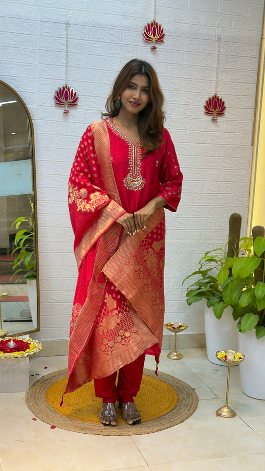 Dola Silk Suit with Banarasi Dupatta – Crimson Glow Red