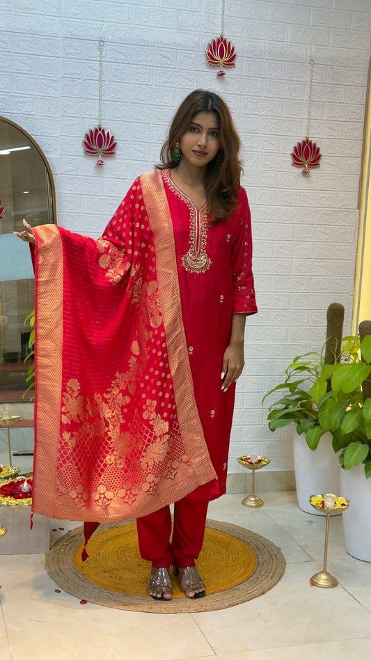 Dola Silk Suit with Banarasi Dupatta – Crimson Glow Red